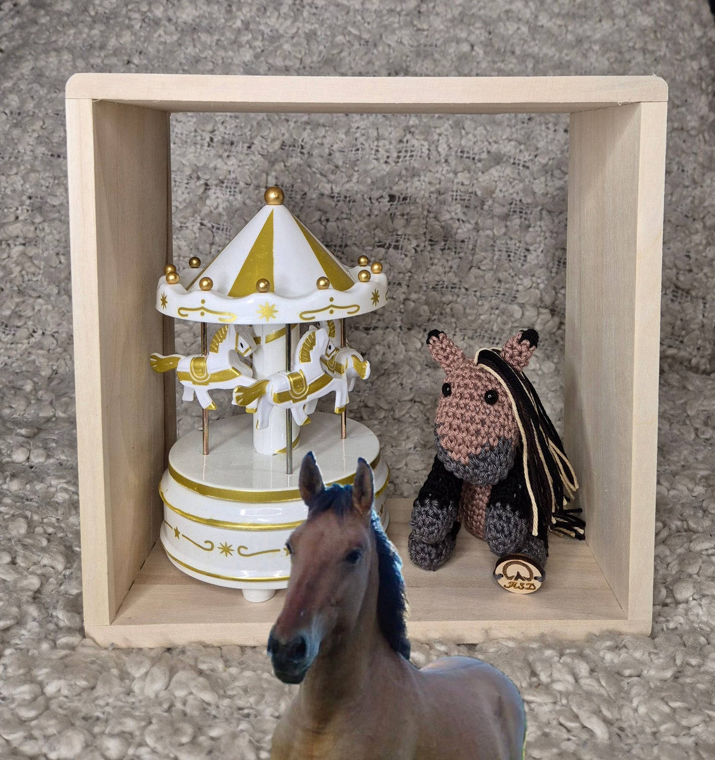🐴 Effigie "Le Mignon" – Cheval entier au crochet