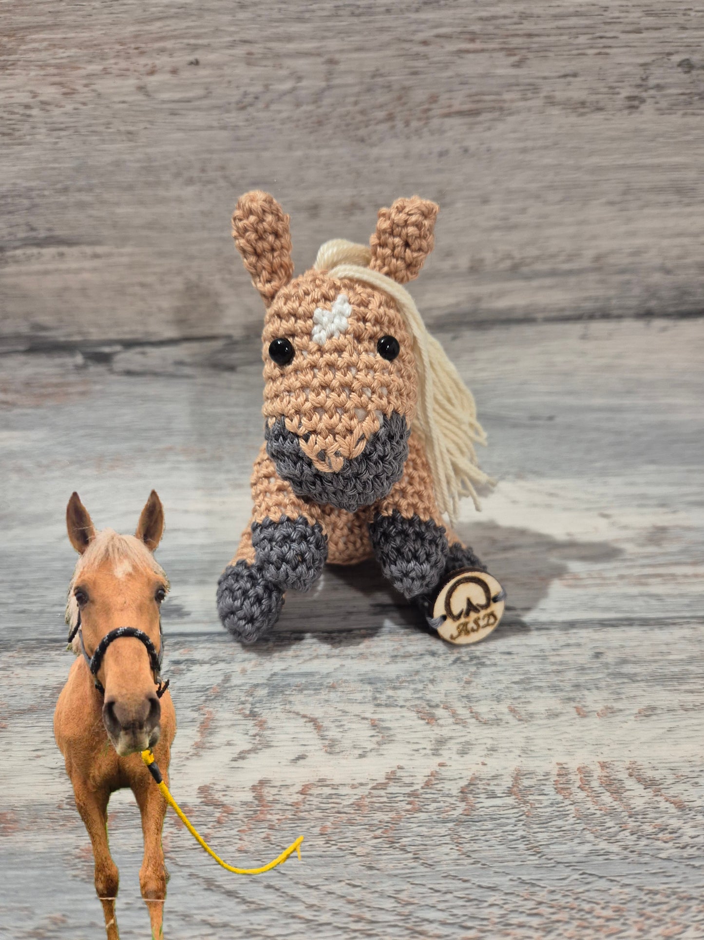 🐴 Effigie "Le Mignon" – Cheval entier au crochet