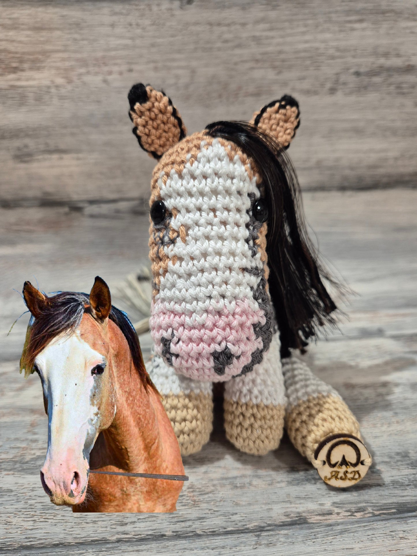 🐴 Effigie "Le Magnifique" – Cheval entier au crochet