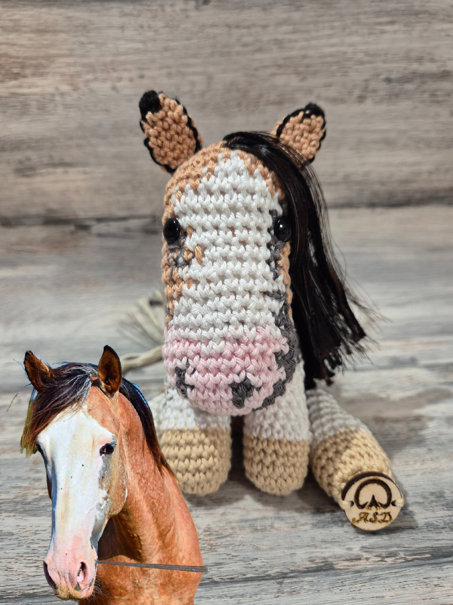 🐴 Effigie "Le Magnifique" – Cheval entier au crochet