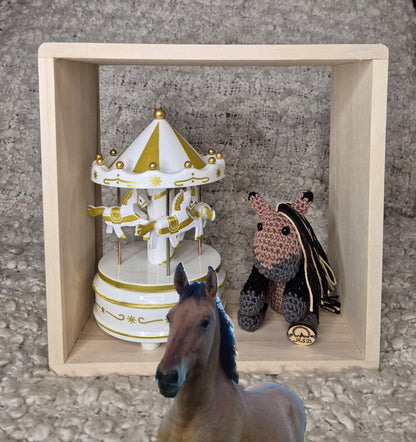 🐴 Effigie "Le Mignon" – Cheval entier au crochet